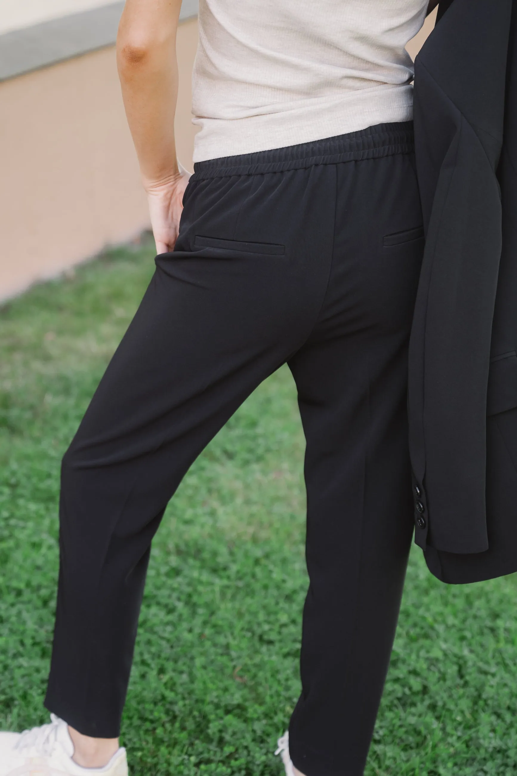 AdianIW Pull On Pant - Black