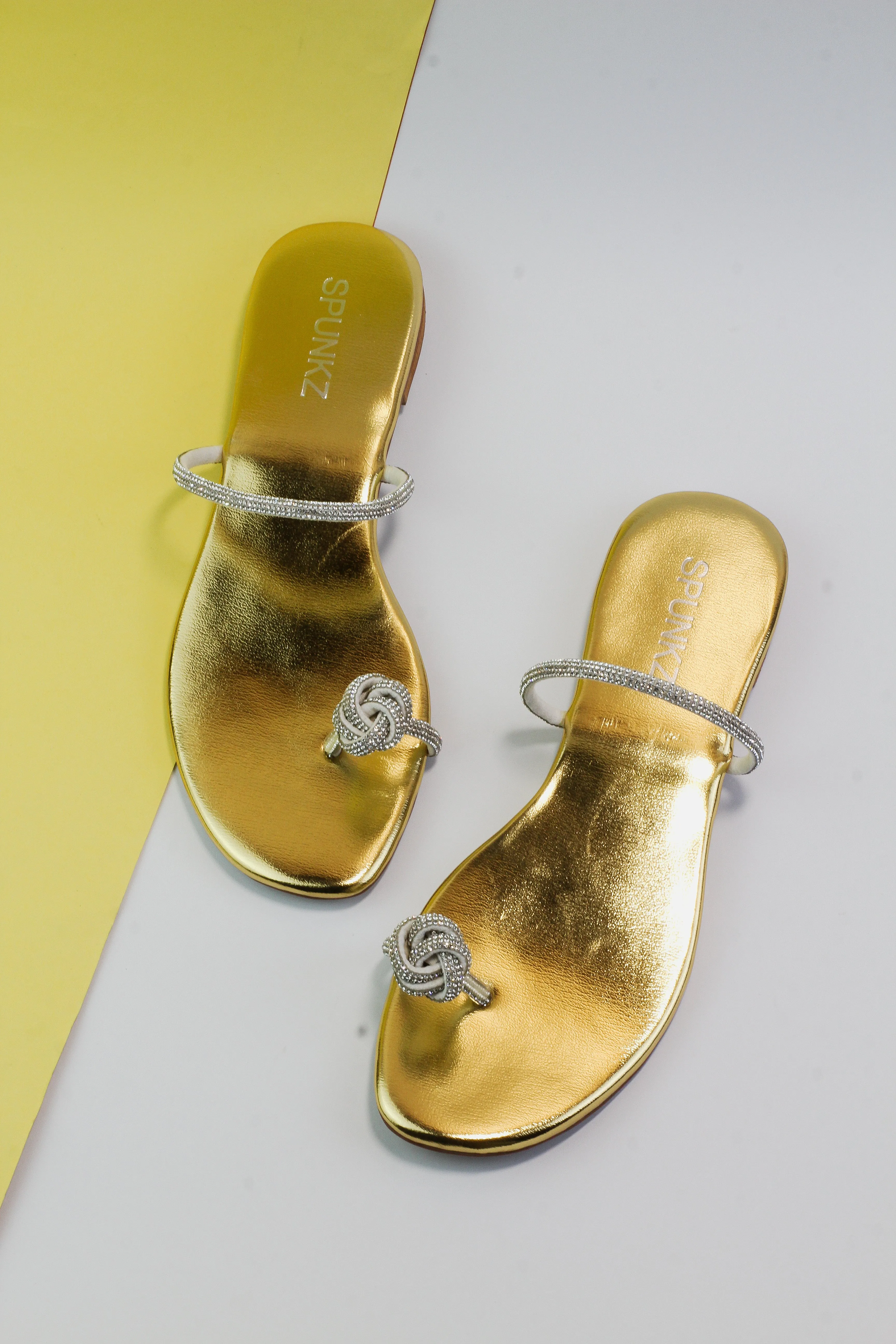 Cyra Shiny Gold Sparkly Twist Knotted Toe Ring Flat Slides