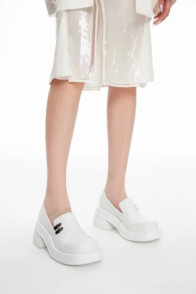 Round toe thick-heeled shoes in White