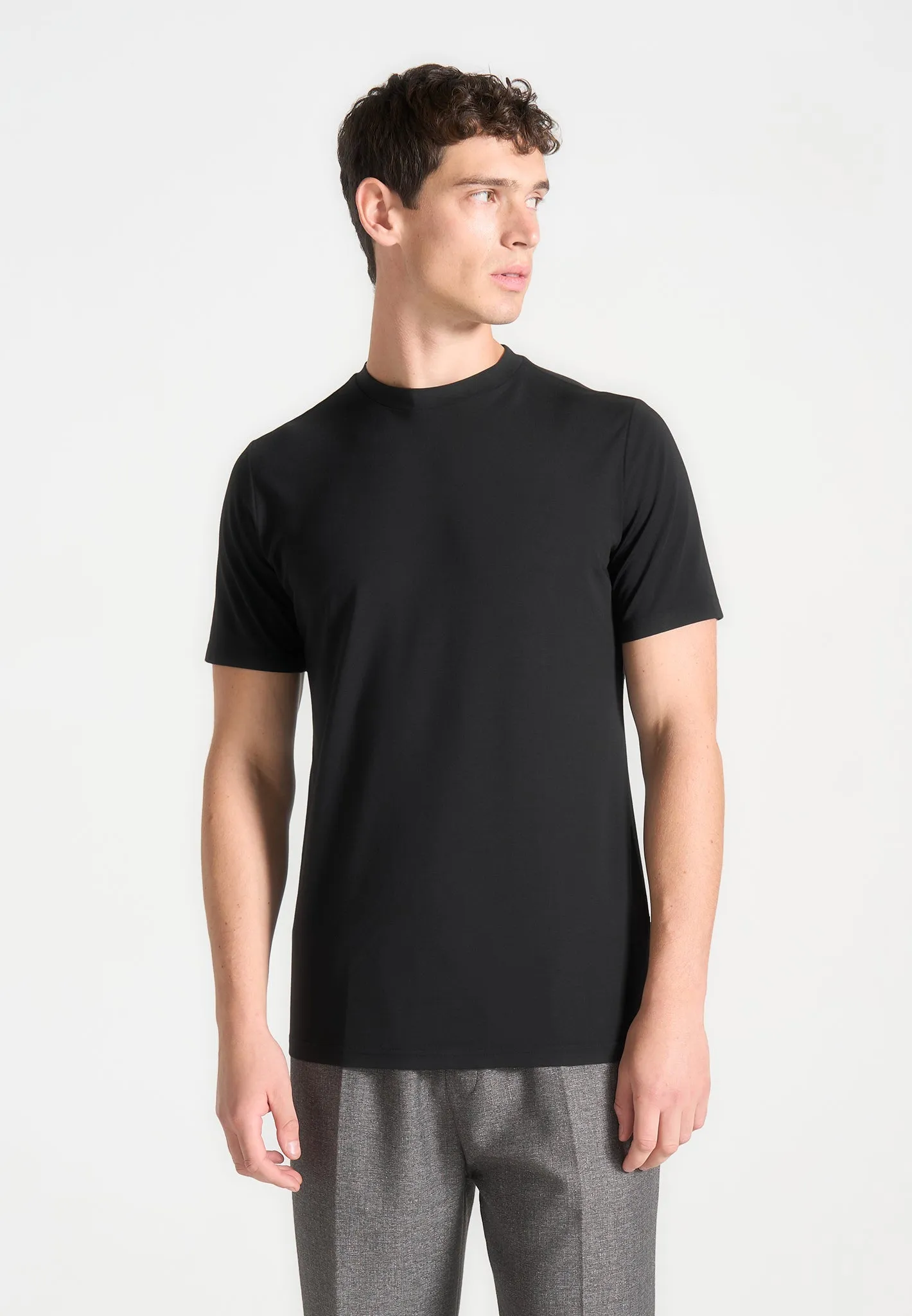 Éternel Fitted Luxe T-Shirt - Black